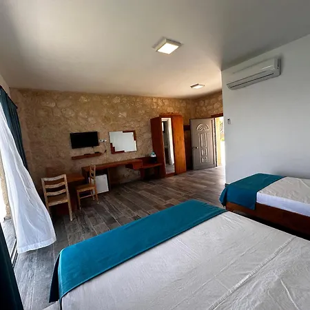 Golden Hill Hotel Rizokarpaso