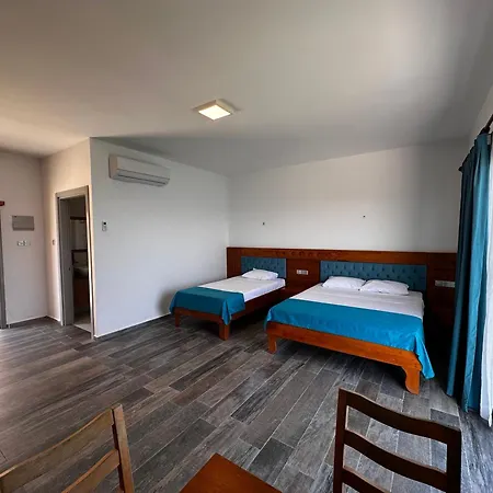 Golden Hill Hotel 3*