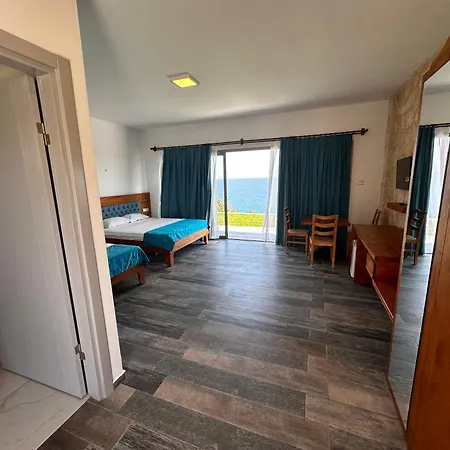 Hotel Golden Hill