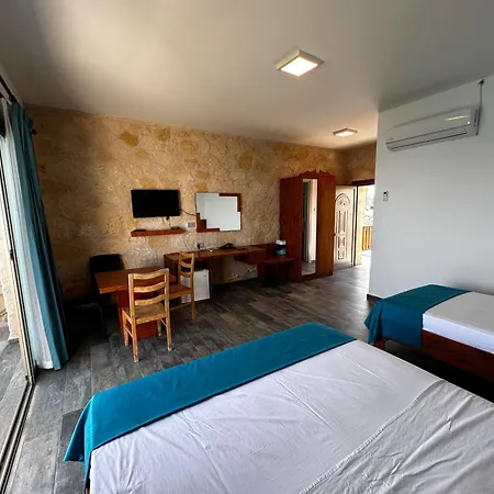 Hotel Golden Hill 3*
