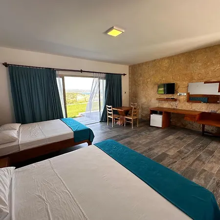 Golden Hill Hotel 3*