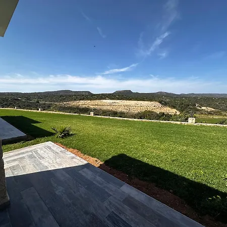 Golden Hill 3*