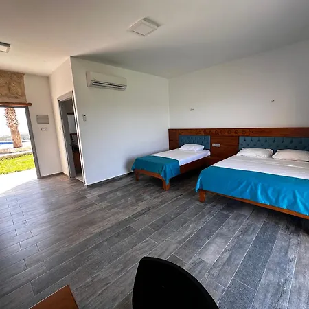Golden Hill Hotel