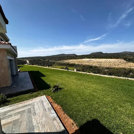 Golden Hill Hotel 3*